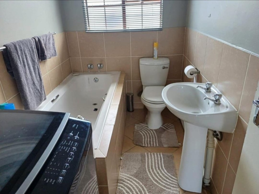 3 Bedroom Property for Sale in Pinehaven Free State